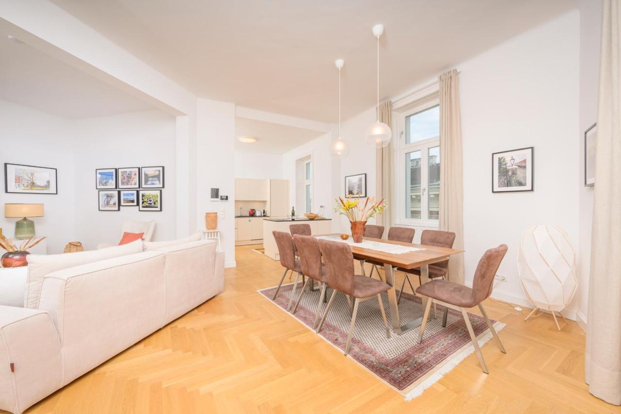 Luxury Raimund Theatre Apartament *