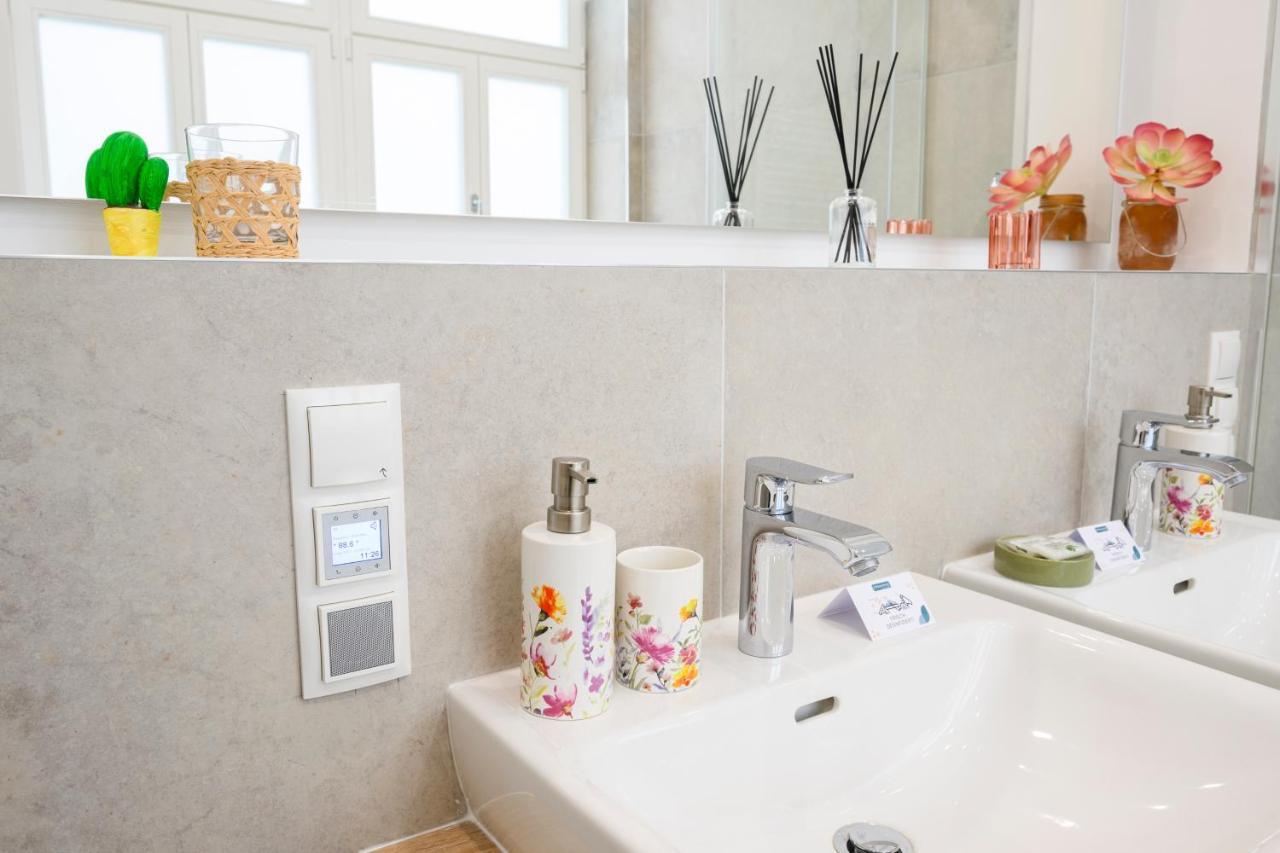 Luxury Raimund Theatre Apartament *